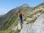 In alto si vede solo l'anticima della ns meta con i suoi (purtroppo) ripetitori.....